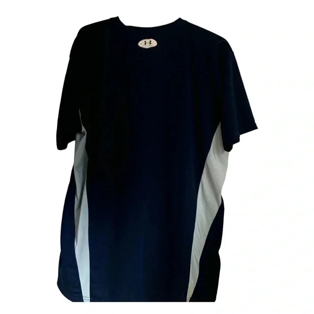 Men’s navy blue Under Armor  performance Tee , size large, GUC